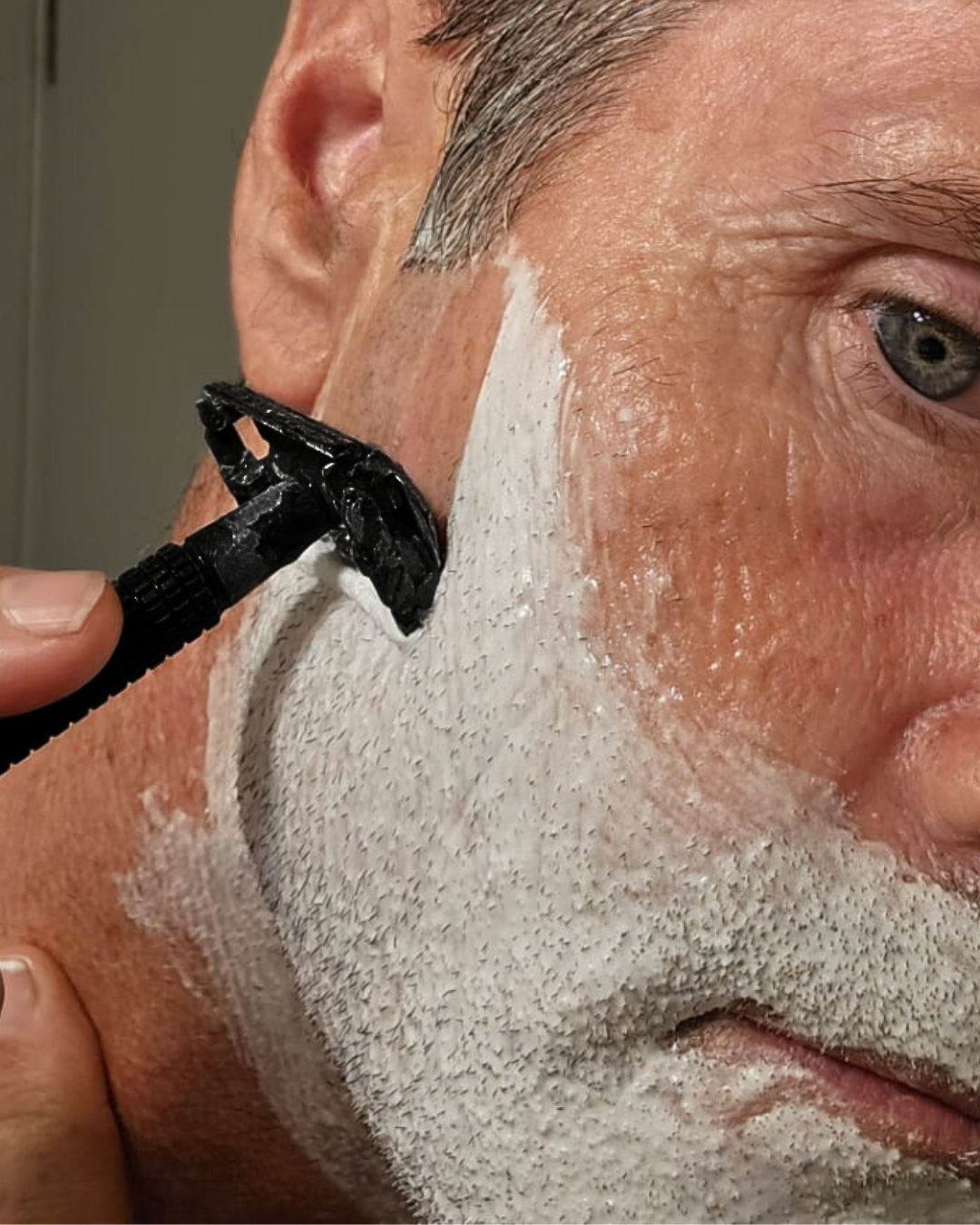 How to Switch from Cartridges to Safety Razors (Without Cutting Yourself)